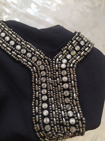 ikinci el don: Bidəfə isdifadə olunub .M-L ölçü yaxası muncuqla işləmədi — 3