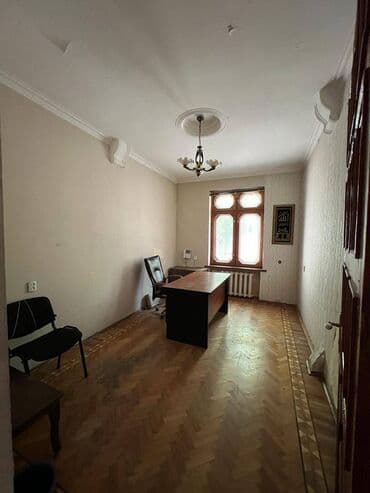 ellada sadliq sarayi unvani: Amerika sefirliyi yaxınlığında yerləşən ümumi sahəsi 140 kv,m olan,3 — 4