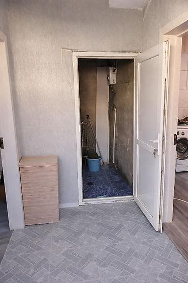 rent house: Xırdalanda 11 nömrəli məktəbin yanında 51 kv həyət evimi satiram.E-2 — 6