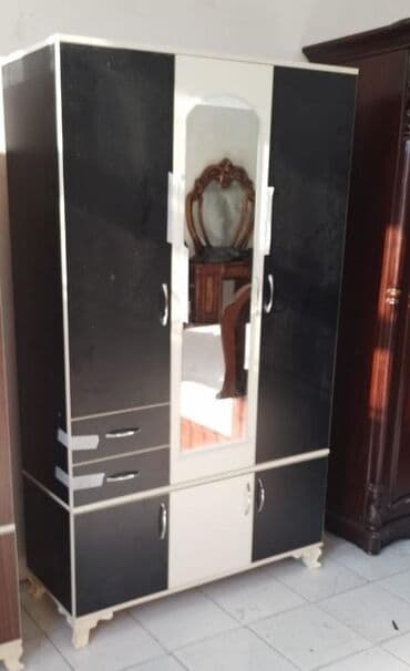 Dolablar: Yeni, Açılan, 3 qapılı Düz dolab, Qarderob, paltar dolabı, Azərbaycan — 28