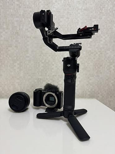 DJI əl stabilizatoru + Sony ZV-E10 kamera gövdəsi + Viltrox obyektiv — 6