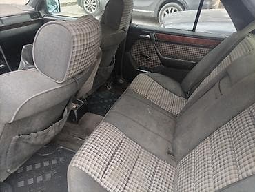 111 mətin: Mercedes-Benz 200: 2 l | 1992 il Sedan — 5