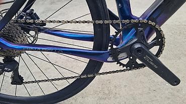 gravel velosiped: Pinarello yol velosipedi – karbon çərçivə və aero dizayn — 8