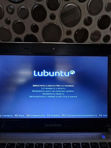 Monitorlar: Samsung netbuk satılır. İşlək vəziyyətdədir. Şəkillərdə gördüyünüz — 3