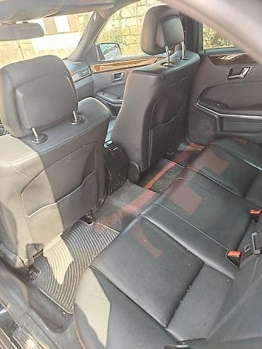 Avtomobil alışı: Mercedes-Benz E-Class sedan E 200 - Kuzov: Qara rəng, 4 qapılı sedan — 2