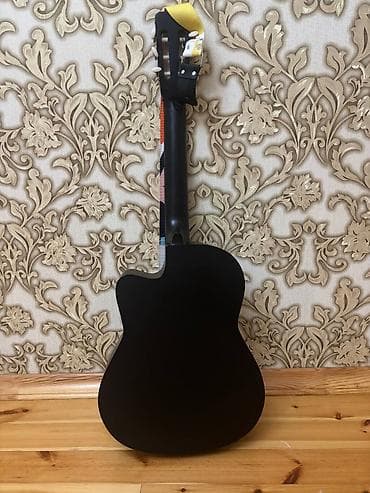 gitara qara: Əla vəziyyətdə klassik gitara (3 ay istifadə olunub) Alət demək olar — 2
