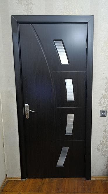 Müasir dizaynlı daxili qapı - Material: ağac əsaslı MDF/laminasiya