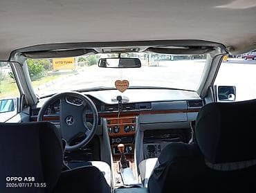 mersedes saat: Mercedes-Benz E 230: 2.3 l | Sedan — 7
