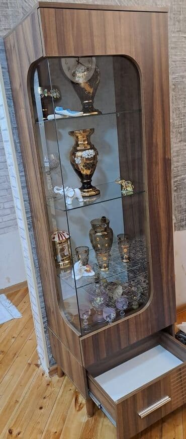 şuşə vitrin: Şüşəli dolab vitrini — 2