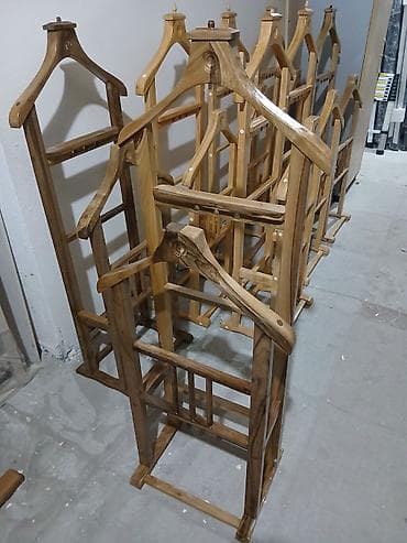 bu mebellər: Bu, paltarların səliqəli saxlanması üçün nəzərdə tutulmuş taxta — 5