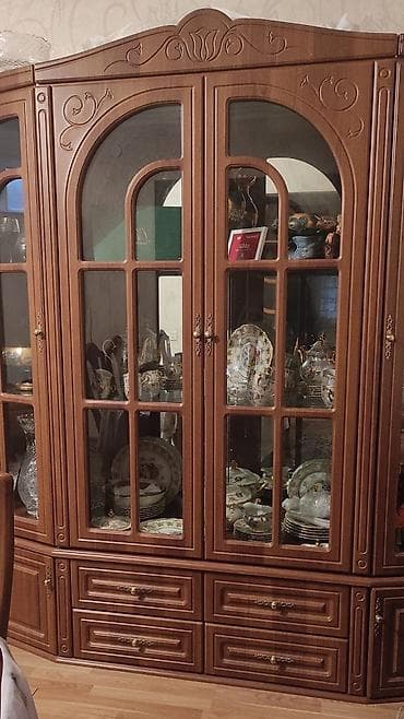 Moyka avadanlığı: Şüşəli dolab vitrini, İşlənmiş — 3