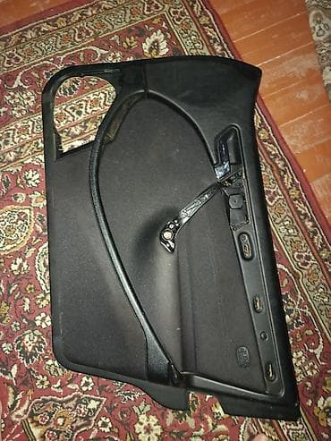 sinilər: Məhsul: Avtomobil qapı döşəməsi (salon qapı kartı) Təsvir: - Qara — 1