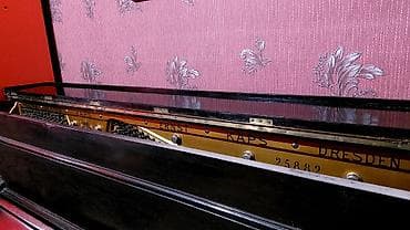 piano az: Upright pianino – klassik dizaynlı, qara rəngdə korpus. - 88 klavişli — 5