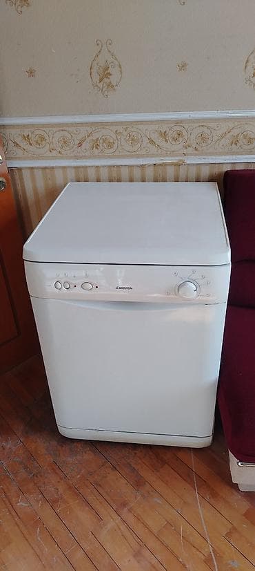 kamer: Qabyuyan maşın Ariston, Tam qabaritli (60 sm.), Ayrıca dayanan — 1
