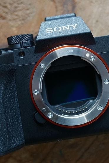 sony 2500: Sony E-mount güzgüsüz fotoaparat gövdəsi A7 V - E-mount bayonet — 1