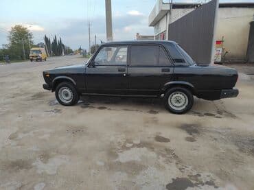 ваза напольная стеклянная высокая без узора: Avtomobil: Lada 2107 (klassik sedan), qara rəng Kuzov: 4 qapı, tünd — 9