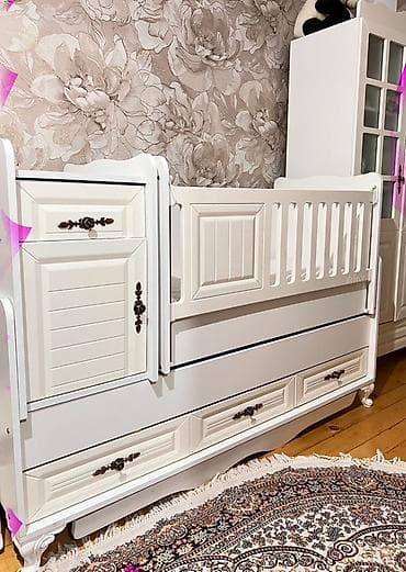 Oğlan və qız üçün, Dördbucaq, Beşik, Matras ilə, Yellənmə mexanizmsiz