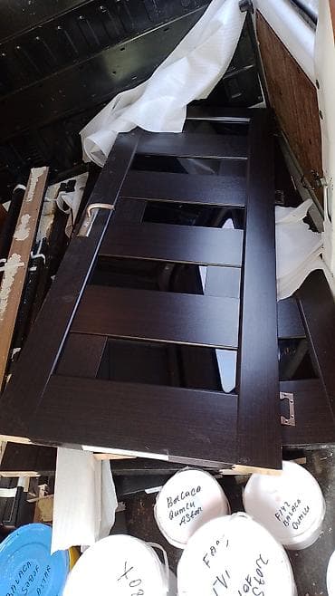 Mebel üçün qapı paneli – şüşəli, tünd qəhvəyi (venge) rəngdə 4eded