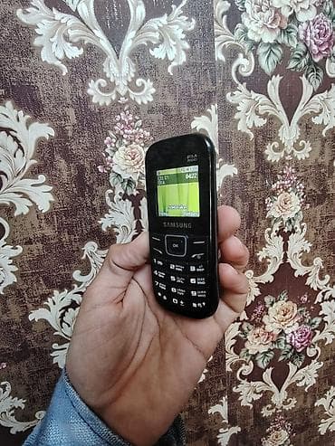 dubaydan telefon: Nokia 5310, 2 GB, rəng - Qara, Düyməli — 4
