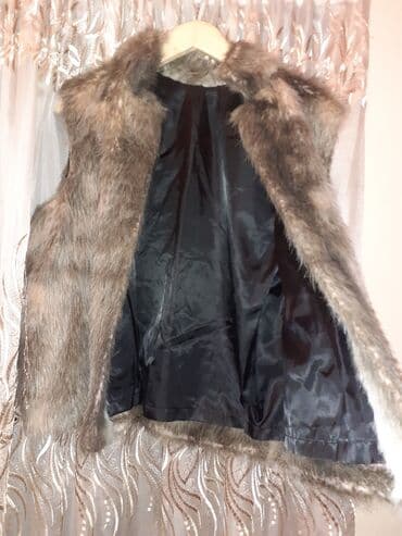 ikinci el geyimlər: Xəz jilet satiram.baha alinib.pul ehtiyacinan satilir.kim istese azca — 2