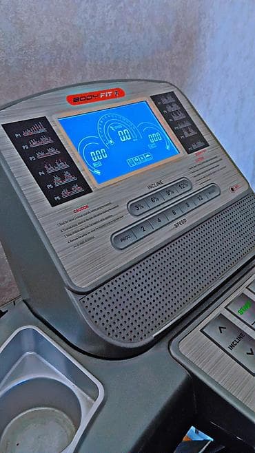 BodyFit qaçış trenajoru Xüsusiyyətlər: - Elektron panel: iri mavi LCD — 1