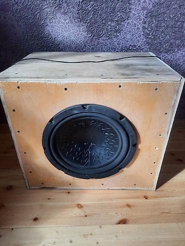 Ağac korpusda iri ölçülü passiv subwoofer - Korpus: qalın