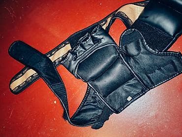 mma kask: MMA əlcəyi satılır.Az işlənib.Aşağı yeri yoxdur.Real alıcılar narahat — 9