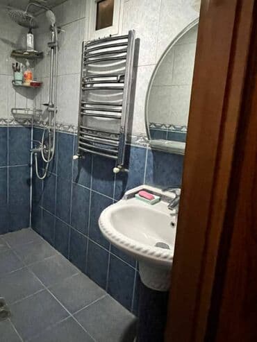 turkiyede evlerin qiymeti: Bakı, 3 otaqlı, Köhnə tikili, 80 kv. m — 10