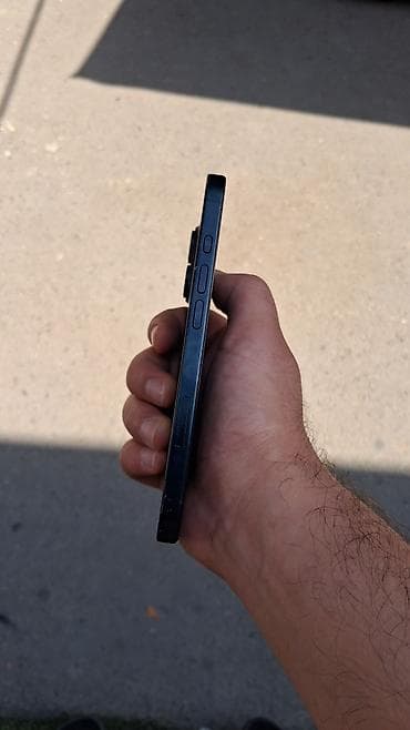 17 pro: IPhone 16, 128 GB, Qara, Simsiz şarj — 3