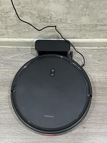 Xiaomi Mi Robot e10c 290 azn alinib 150 azn satilir. 6 aydir istifade