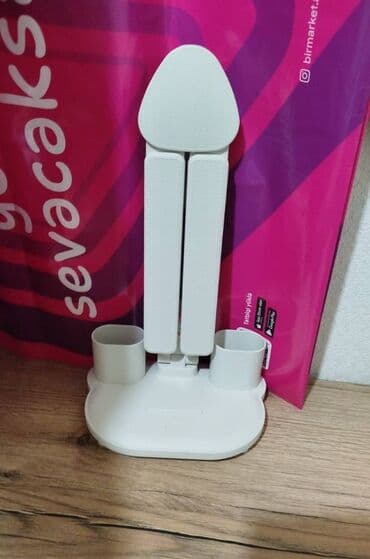 Stol lampaları: ** Geniş LED işıq paneli: bərabər və parlaq işıqlandırma, oxu və iş — 4