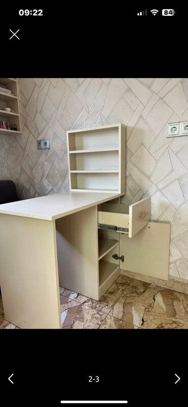 стеклянный обеденный стол: Б/у — 2