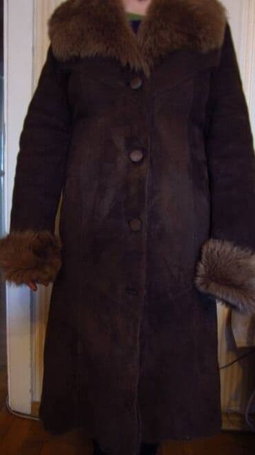 вещи бу купить: Продаются 2 новые дубленки коричневая 250 ман светлая (из шкуры — 2