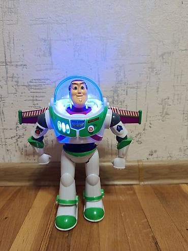 Buzz Lightyear interaktiv fiquru – işıqlı və səslidir - Tema: Toy