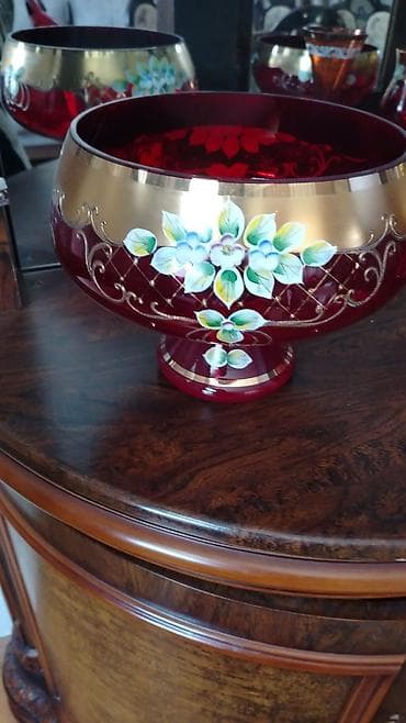 kasa qablar: Böyük dekorativ şüşə qab (meyvə/şirniyyat üçün) - Rəng: qırmızı-bordo — 1