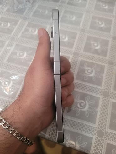 samsung galaxy s7 fe: Samsung Galaxy Z Flip 5, 256 GB, rəng - Boz, Barmaq izi — 3