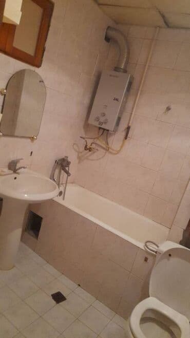 evler bineqedide: Sabunçu rayonu,Razin,Sülh küçəsi,Bəyaz şadlıq evi ilə üzbəüz,9 — 4