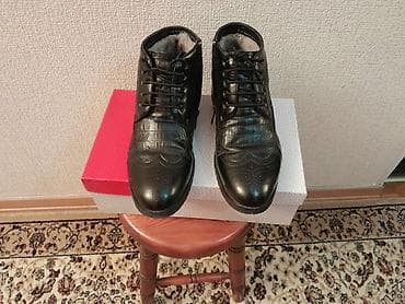 kisi ucun botlar: Мужские ботинки,б/у. Размер 42. Есть ещё кроссовки,куртки, дублёнки — 3