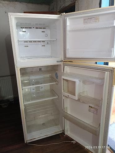 Duxovkalar: 2 qapılı Samsung Soyuducu Satılır, rəng - Ağ — 5