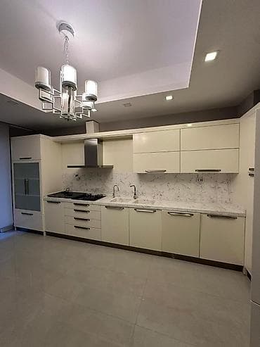 вилл: İcarəyə verilir 5 otaqlı yeni tikili 300 m², Nərimanov r. Kateqoriya — 3