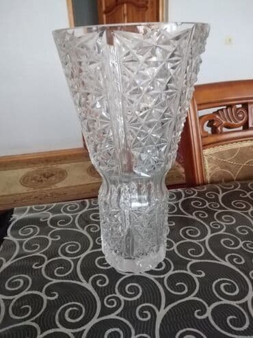 agac gulleri: Bir vaza, Xrustal — 2