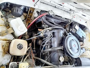 vaz 2107 abilsofka: VAZ 2107, ağ rəng, 4 qapı sedan. Texniki xüsusiyyətlər: - Benzin — 3