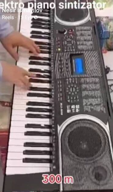 ziynət əşyaları: Təzədir. Qutuda. Yeni öyrənənlər üçün Sintezator, piano kursuna — 2
