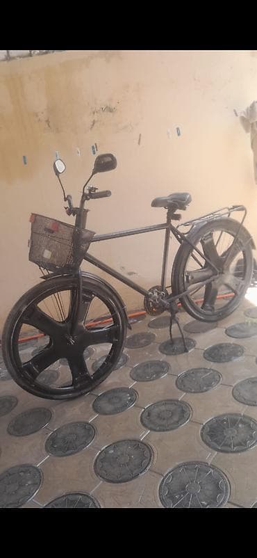 Şəhər velosipedləri: 28 lik velosebet satılır 150 manata ünvan biləcəri & AF(0785) — 2
