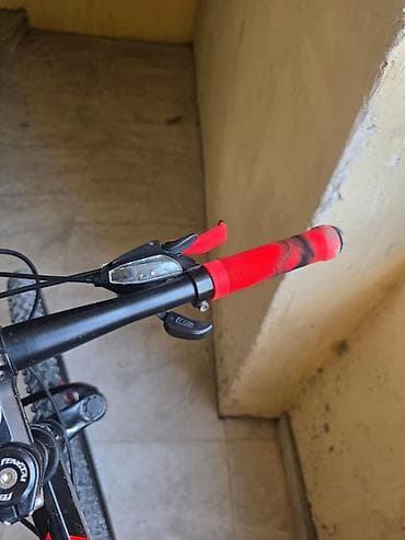 mini velosiped: BMX GTM tipli dağ velosipedi. Qara-qırmızı rəng kombinasiyasında — 4