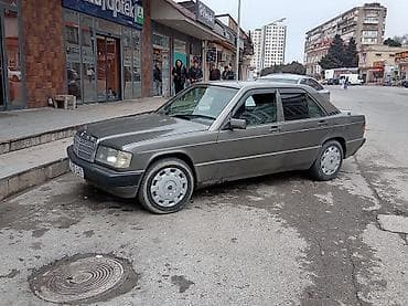 mersedes maşin: Mercedes-Benz 190 (W201): 2 l | 1989 il Sedan — 4