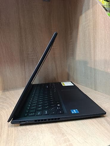 macbook pro 17: Asus VivoBook X1502ZA — 7