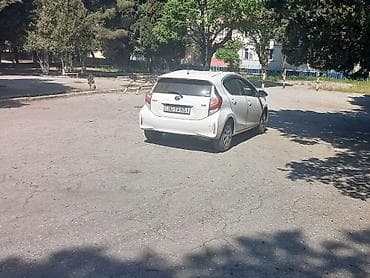 tesla disk: Təcili Satılır Ətraflı məlumat üçün (0552080865) Toyota Aqua Hybrid – — 4
