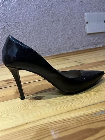 Ölçü: 39, rəng - Qara, İşlənmiş