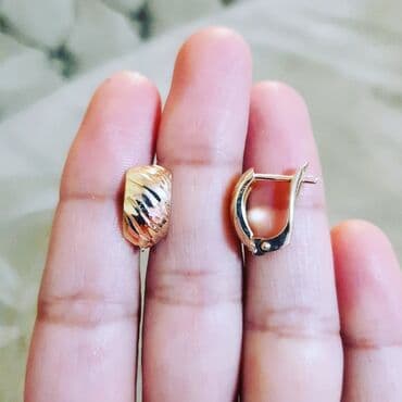 tək qaş: Sırğa, Sarı qızıl, 585 Əyar, 1400 g — 1